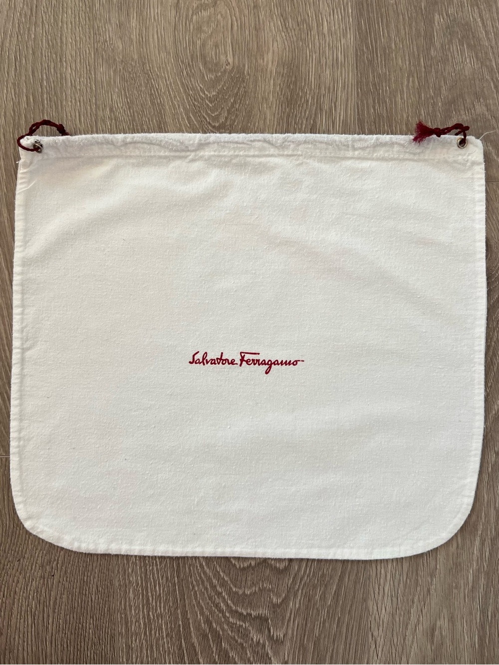 Ferragamo dust bag (C824)